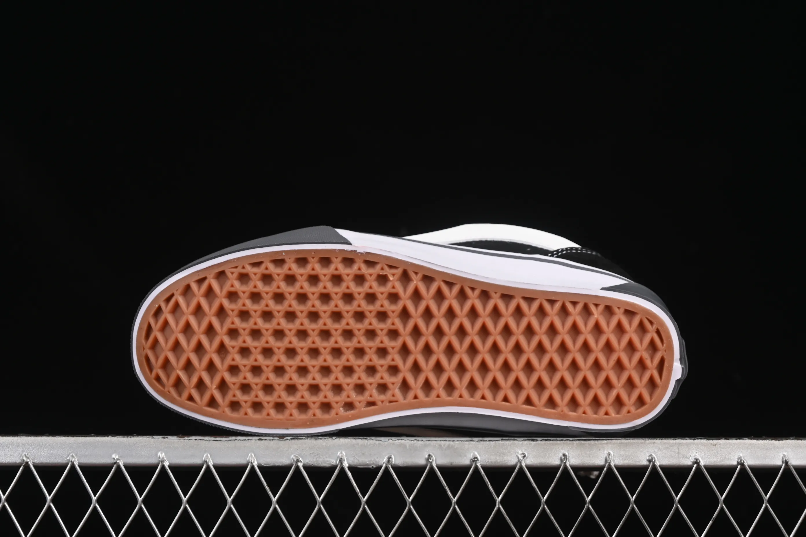 All categories Vans Vans series Vans Low Vans low-top Vans Knu Skool Vans low-top retro casual fat bread shoes VN0009QCCJJ